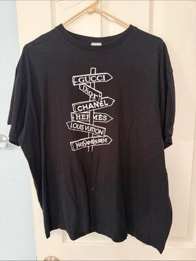 Black Designer Logo Graphic Men’s T-Shirt